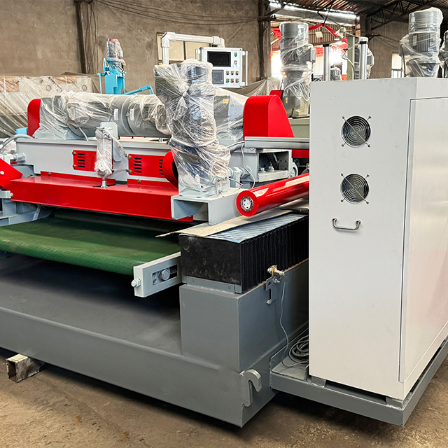 Wood Veneer Peeling Machine